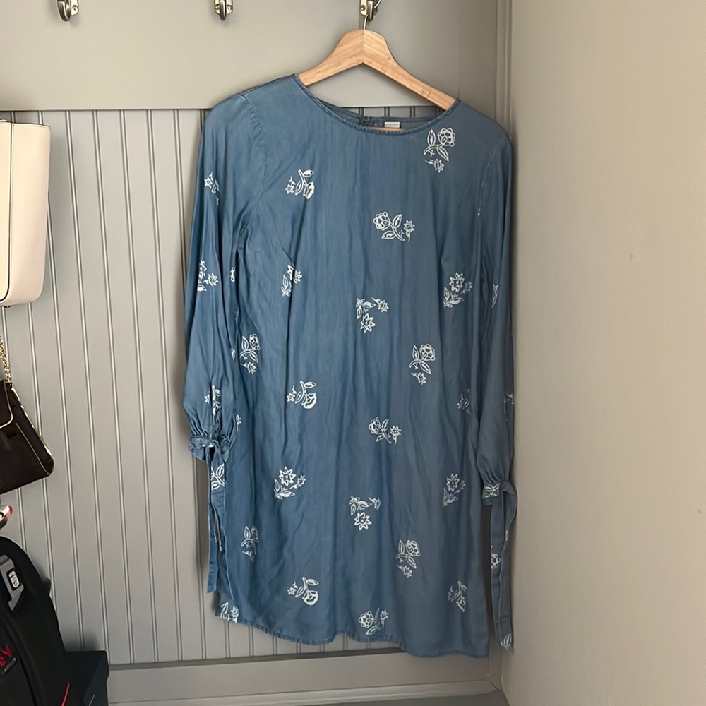 Old Navy Floral Dress - Small